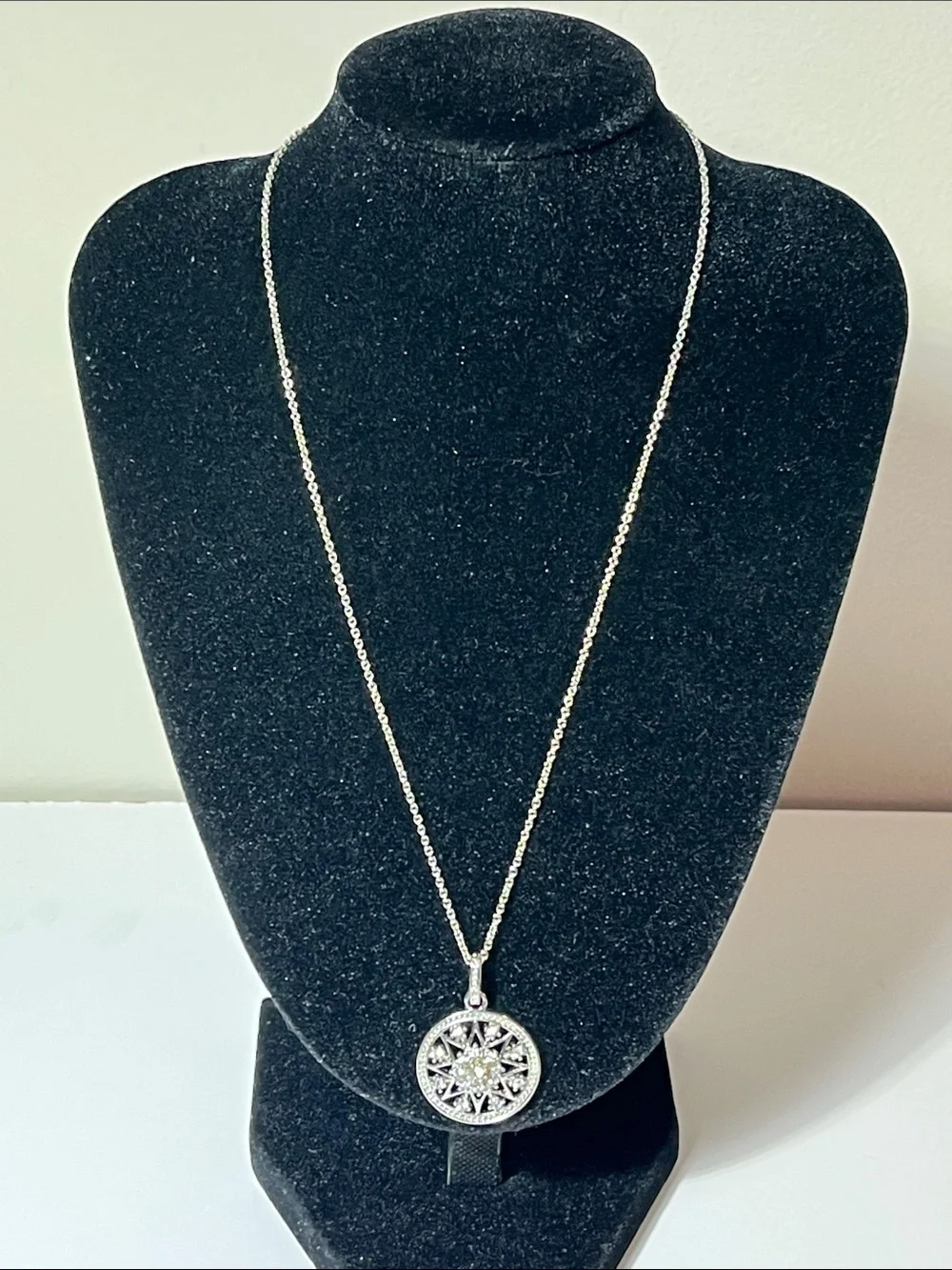 NIB Vintage Rhinestone Snowflake Starburst Filigree Necklace Silver Tone 18